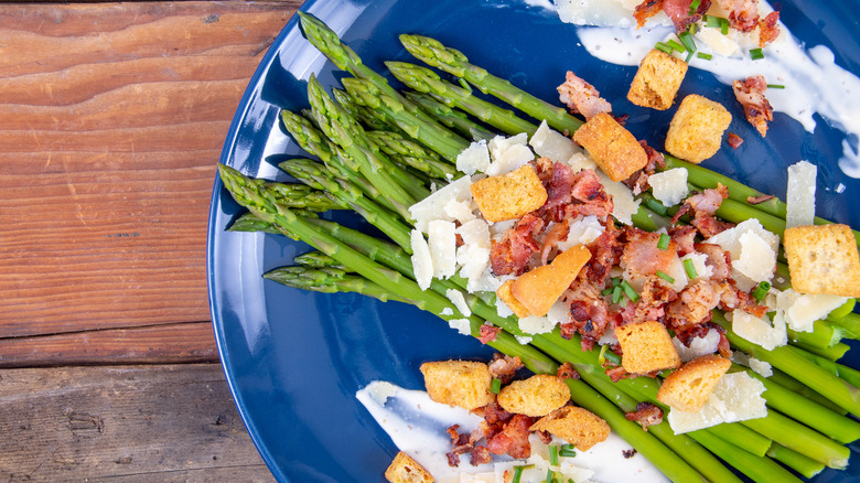 Caesar salad with asparagus