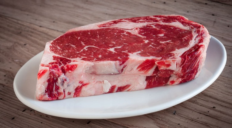 Raw steak, steak, ordering raw steak, steakhouses