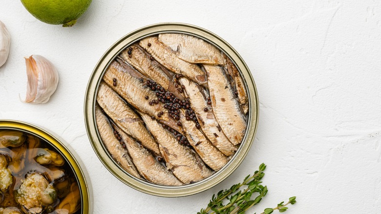 canned sardines, garlic, and lime