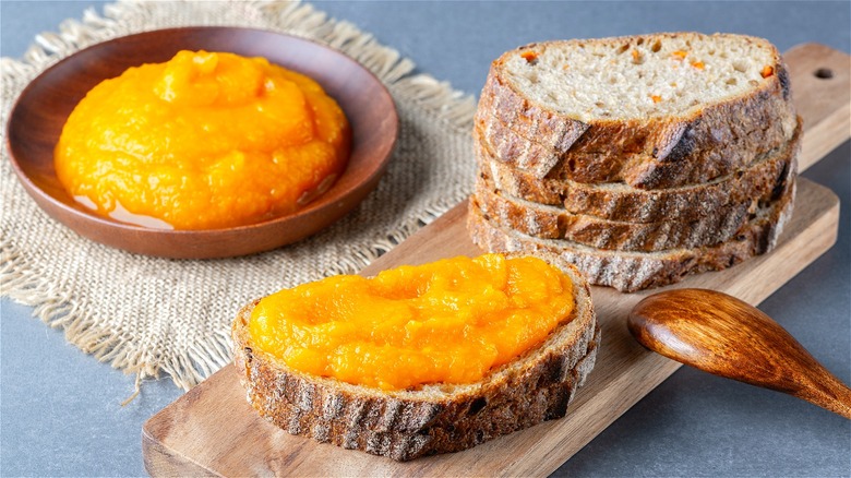 carrot purée on sliced bread