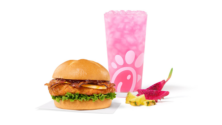 BBQ Sandwich with Pineapple Dragonfruit beverage