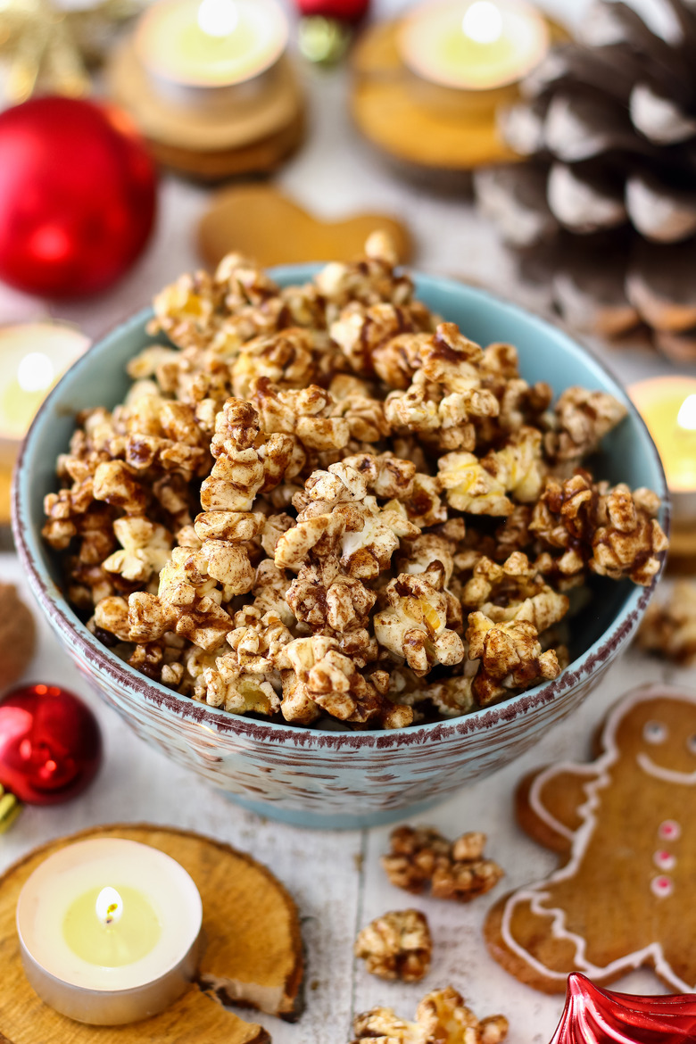 Cinnamon-Spice Berry Popcorn recipe - The Daily Meal