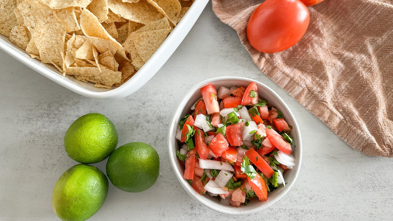 pico de gallo and tortilla chips