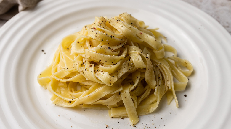 pasta with Alfredo sauce