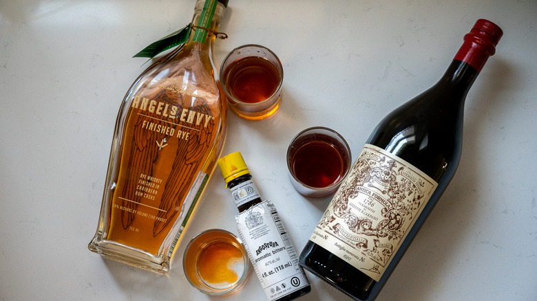 manhattan cocktail ingredients 