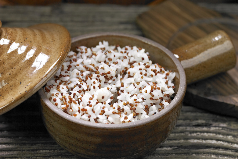 Coconut rice with quinoa and black beans