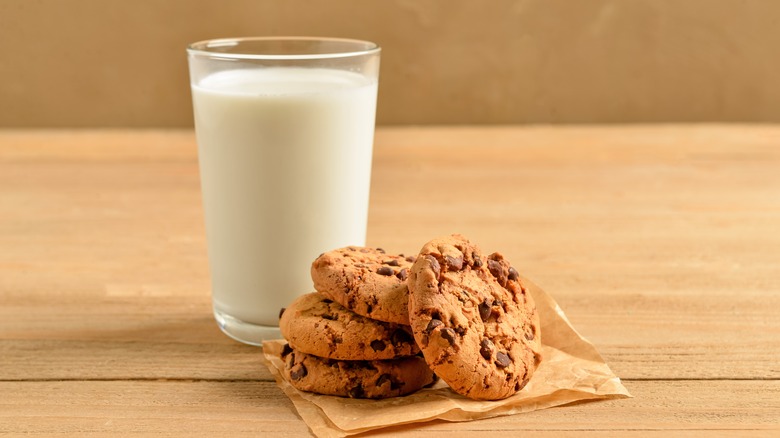 Cookies with milk