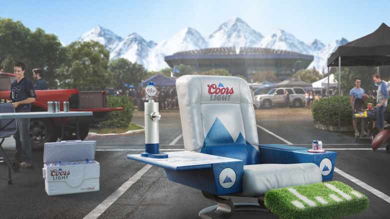 Coors Light Chill Throne