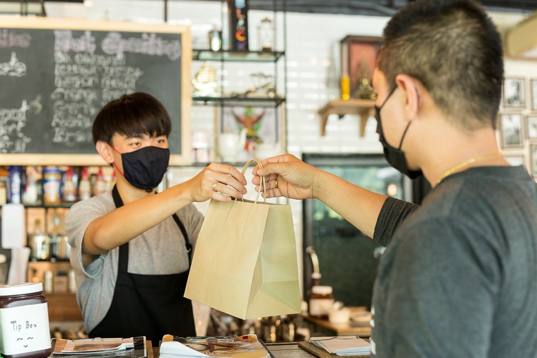 Coronavirus Etiquette: How to Tip When Dining Out