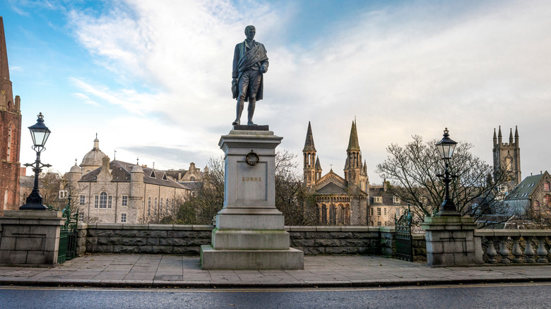 Robert Burns statue