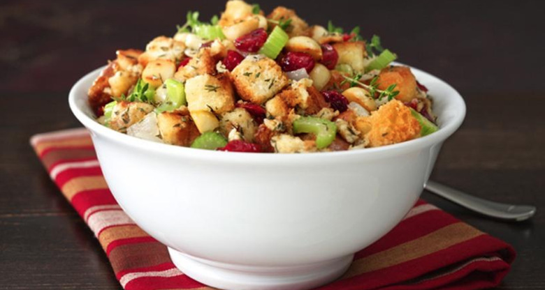 Cranberry macadamia nut stuffing