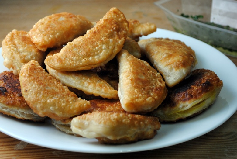 Thai Curry Puffs with Cucumber dipping sauce recipe