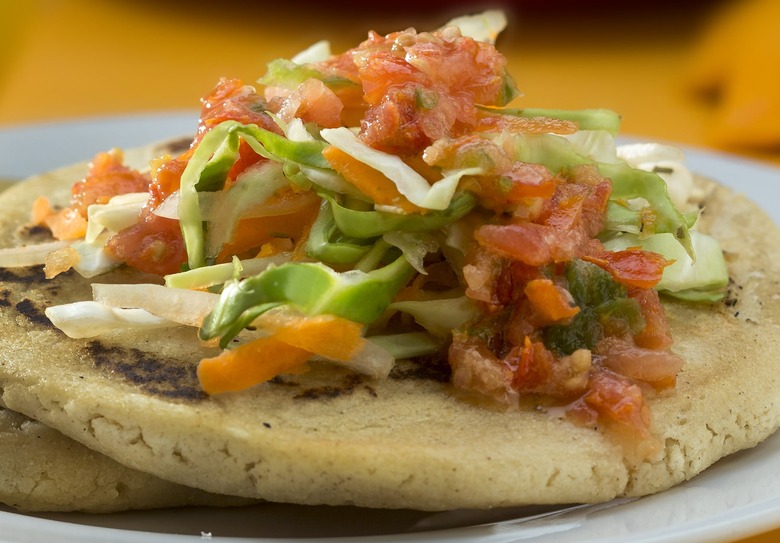Salvadoran curtido recipe - pickled cabbage salad