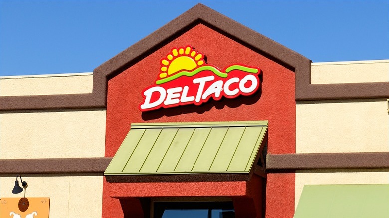 Del Taco restaurant front 