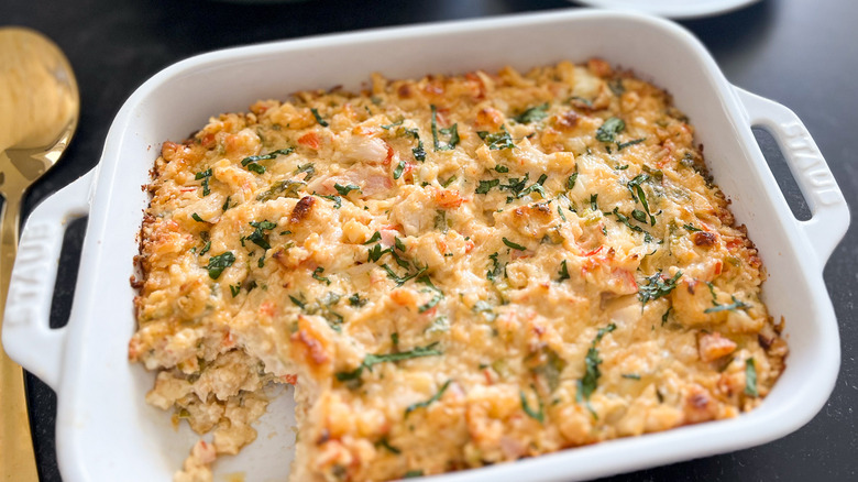 dippable crab rangoon in dish