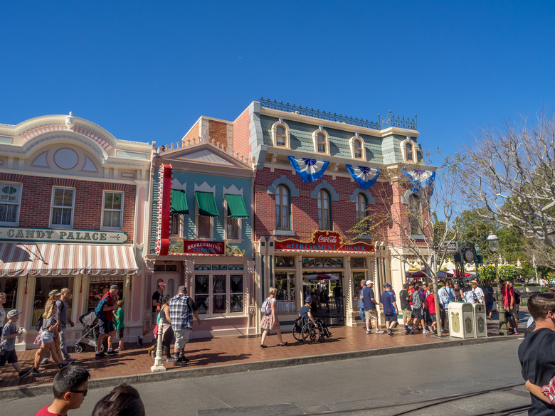 Smellitizers Create an Olfactory Disney Experience