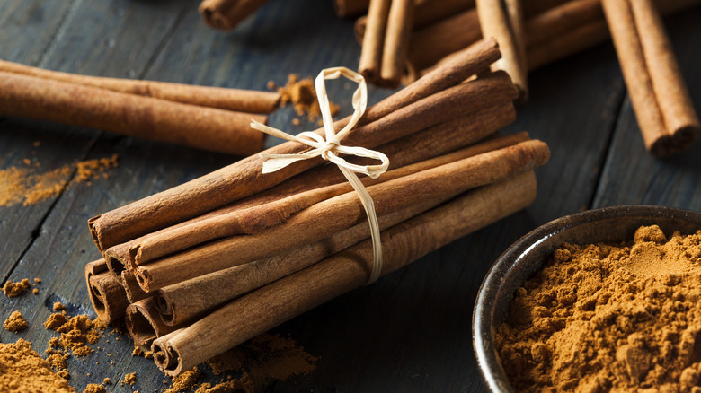 Cinnamon sticks and ground cinnamon