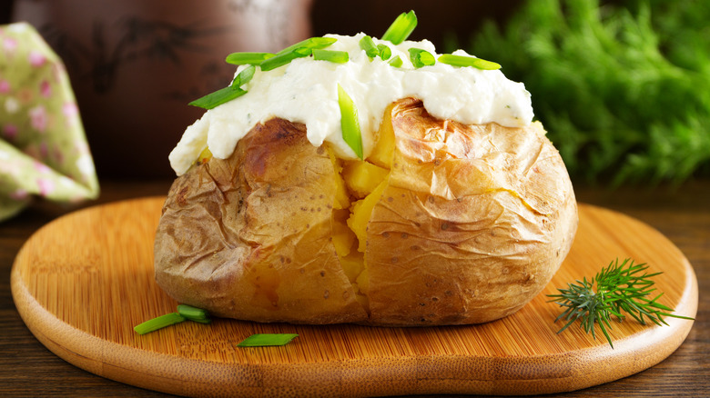 baked potato sour cream chives 
