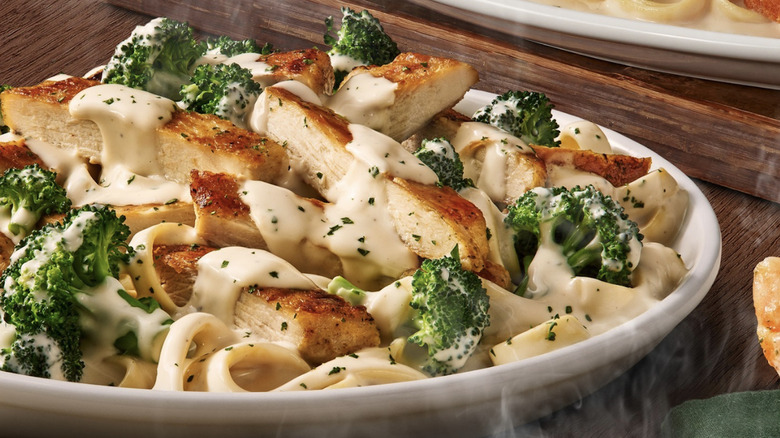Olive Garden chicken Alfredo