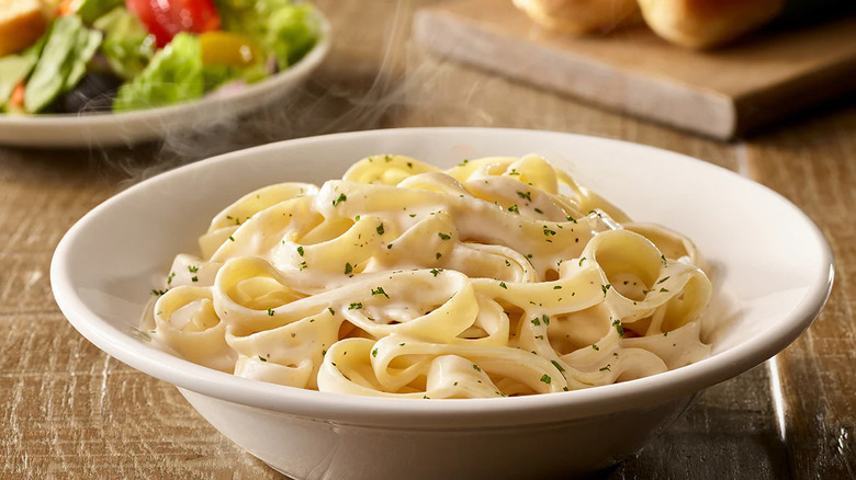 A bowl of fettuccine Alfredo