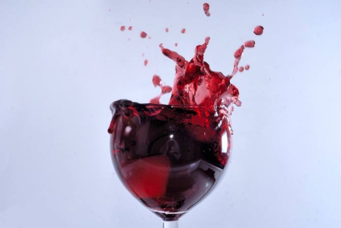 Drinking a Glass of Red Wine is as Healthy as an Hour at the Gym