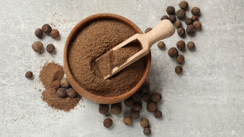 Allspice in a bowl