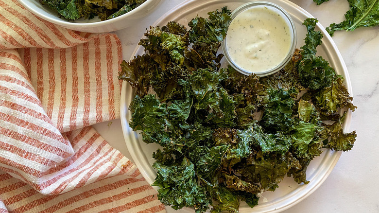 baked kale chips in bowl