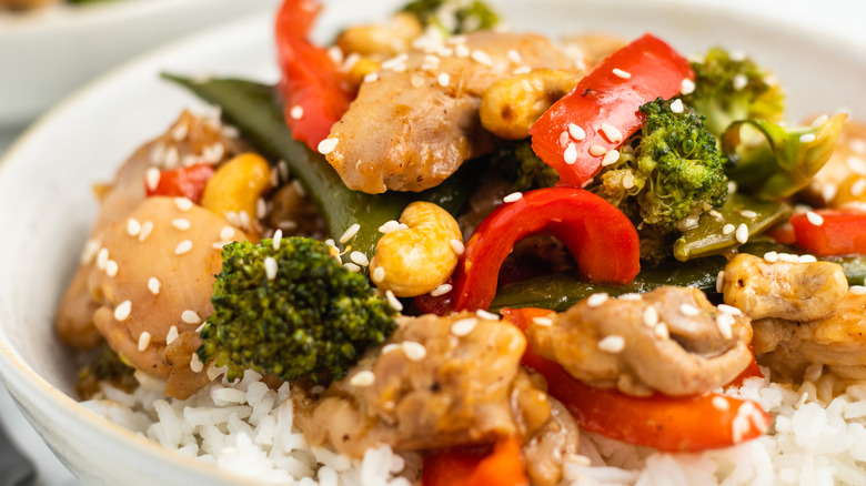 a chicken and veggie stir fry