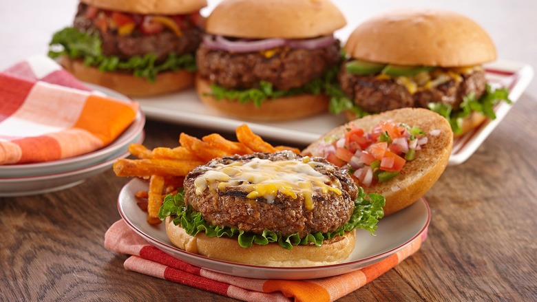 Easy Chipotle Cheeseburgers