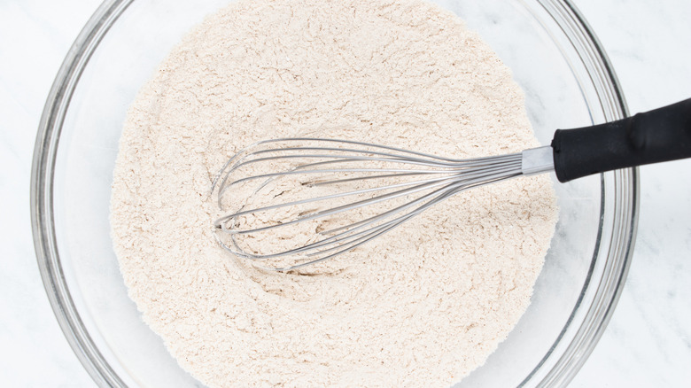 dry ingredients in bowl 