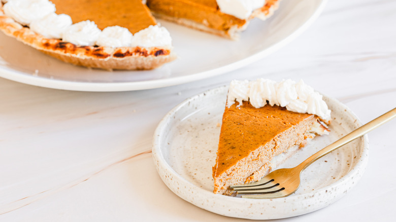 slice of pumpkin pie 