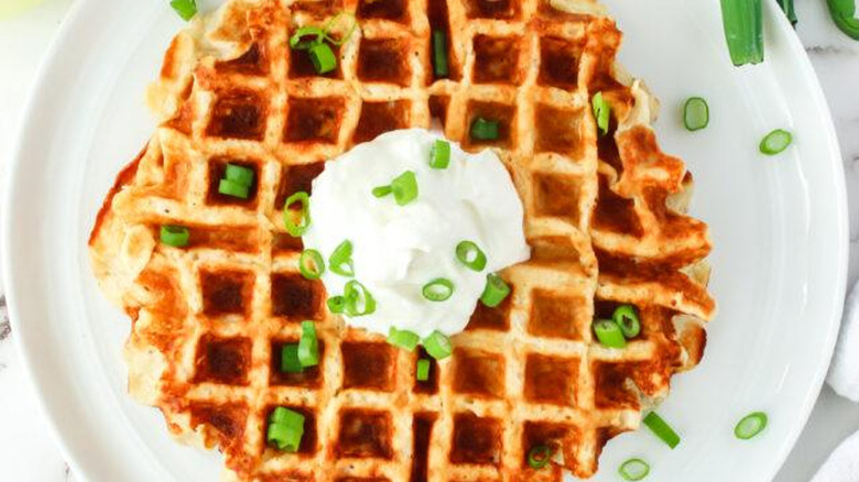 Garnished mashed potato waffle 