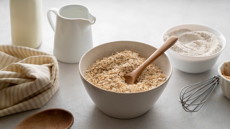 A bowl of oats
