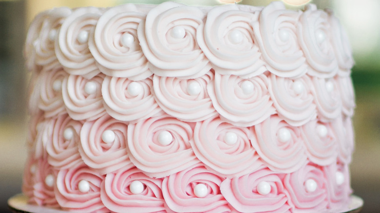 White to pink ombre cake