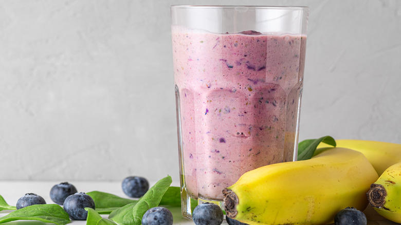 Banana berry smoothie