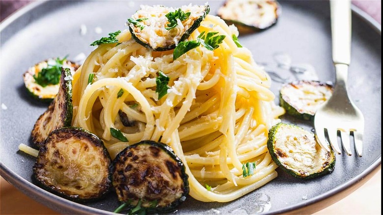 Spaghetti Alla Nerano on blue plate