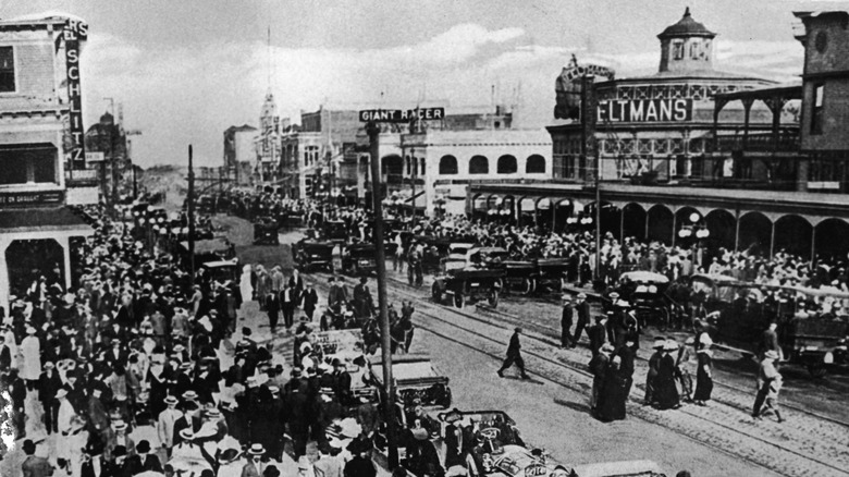 Feltman's hot dogs, Coney Island