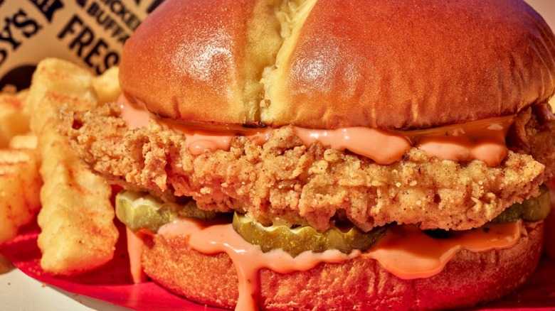 Zaxby's Signature Chicken Sandwich