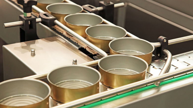 tin can conveyor belt