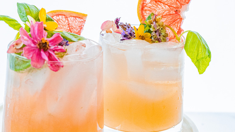 Mocktails with garnishes