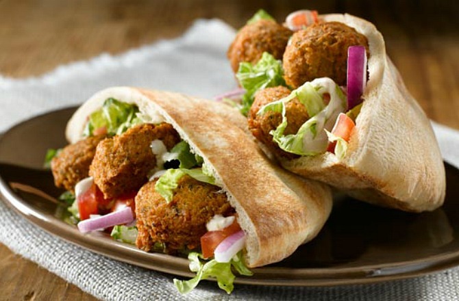 Falafel and Hummus Pita