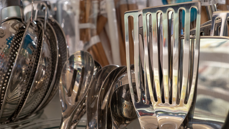 Fish spatula with utensils