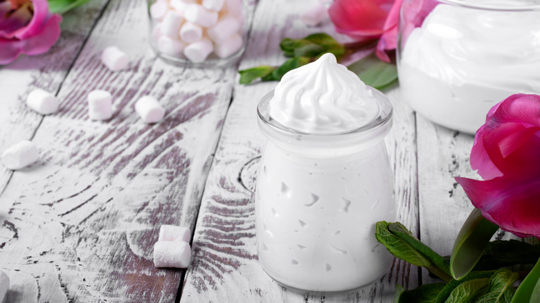 jars of marshmallow fluff