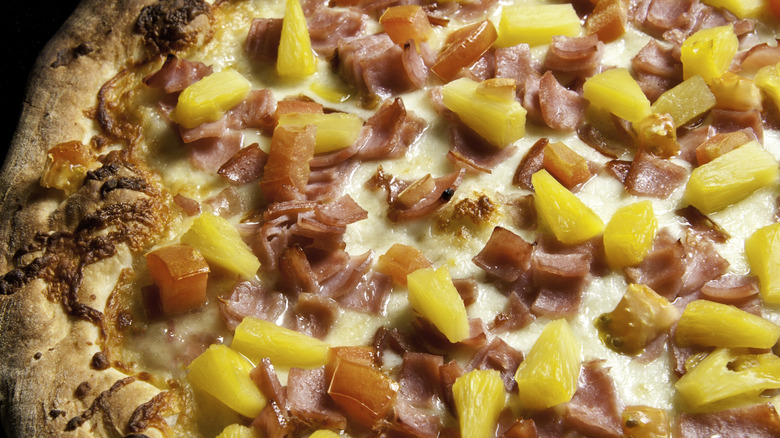 Pineapple and ham pizza