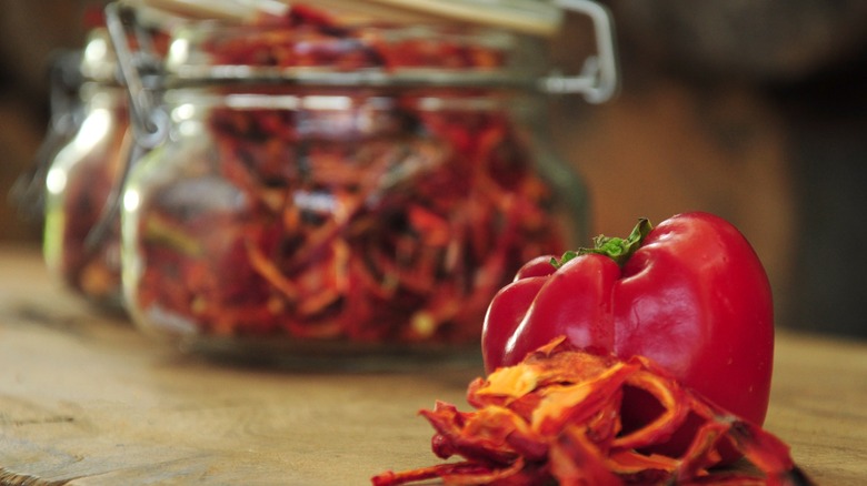 fresh and freeze-dried red bell pepper
