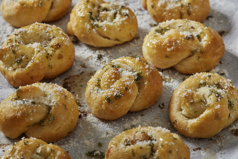 Garlic Rolls recipe - The Daily Meal