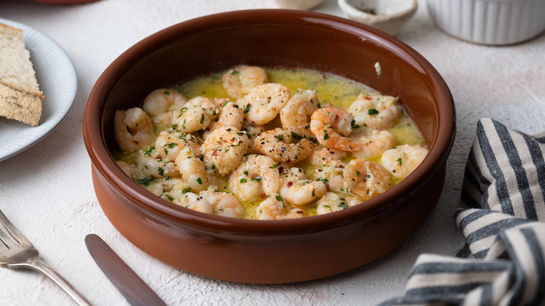 garlicky shrimp scampi in dish 