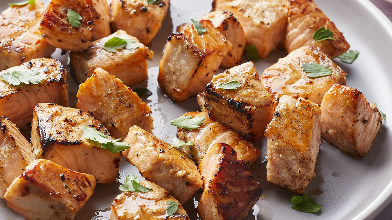 Crispy cubed salmon bites