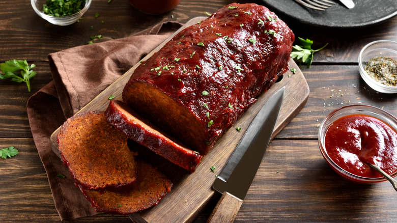 Meatloaf with sauce