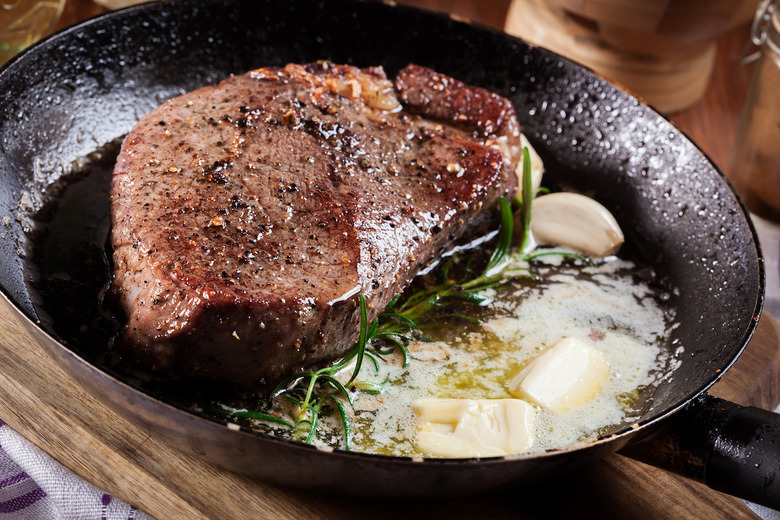 Cast iron skillet: Steak